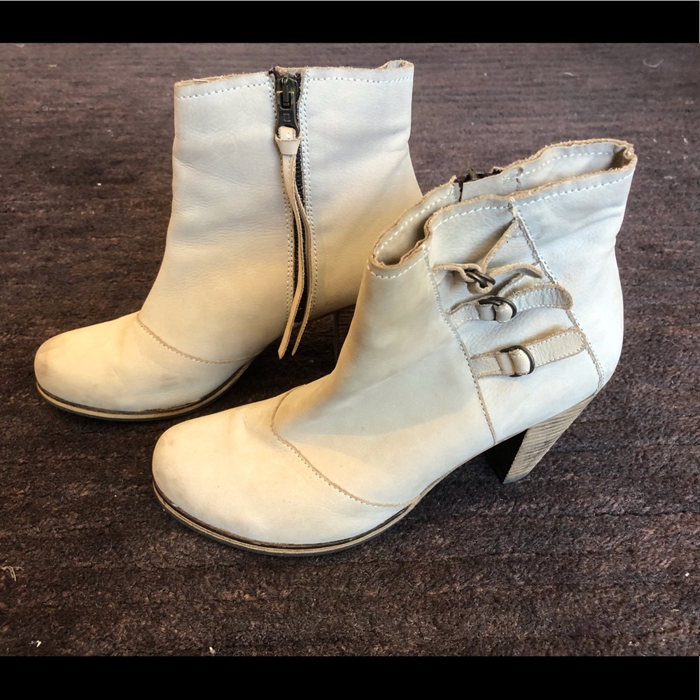 Holding Horses Suede Boots